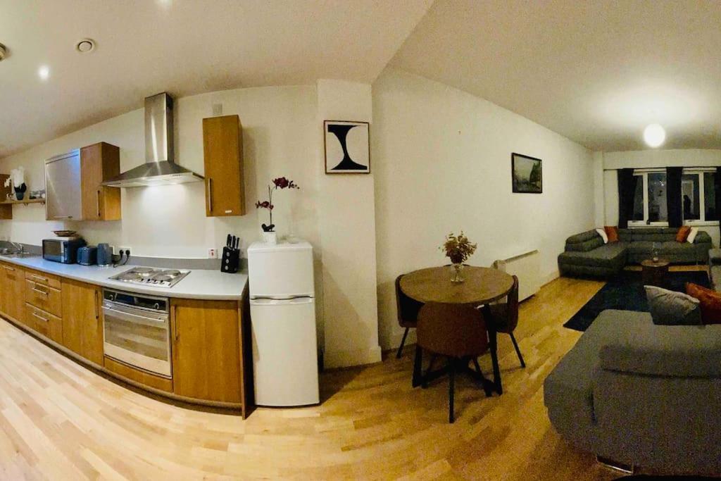 Beautiful Central Open Plan Living! Manchester Exterior photo
